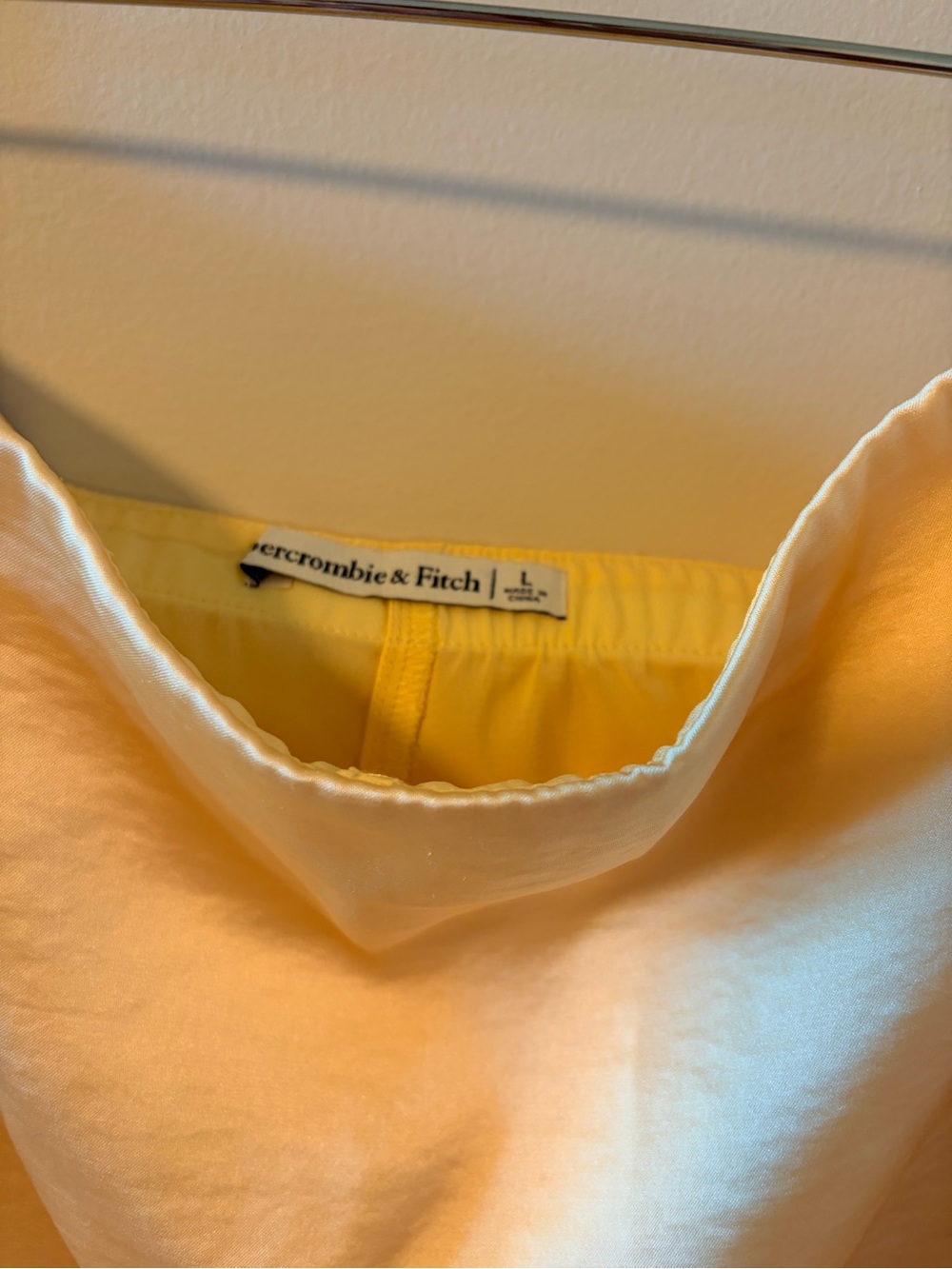 Abercrombie Yellow High Rise Mini Satin & Lace Skort - L - Picture 4 of 8